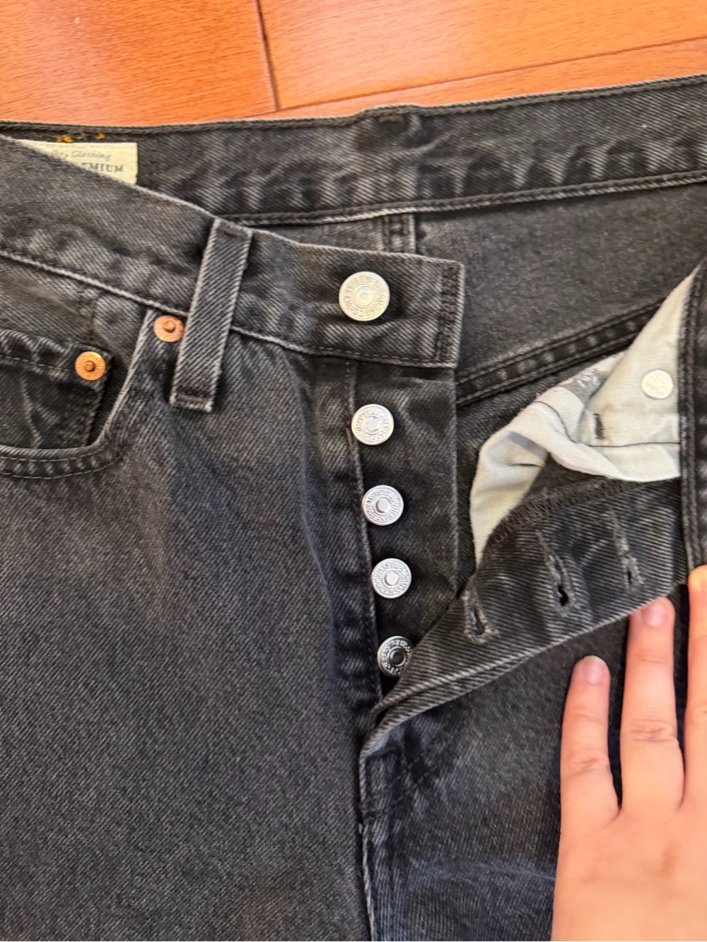Levi’s Premium 501 Black Studded Straight Leg Jeans W26 L28 - Picture 4 of 9